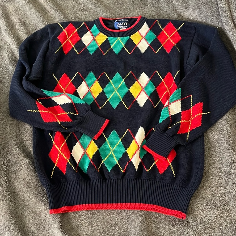 LA MODE Hand Intarsia Argyle Sweater
